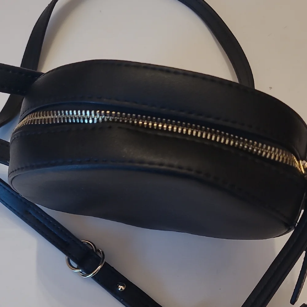 GAP Circular Crossbody Bag Shoulder Zip Around Circle Faux Leather Mini Handbag